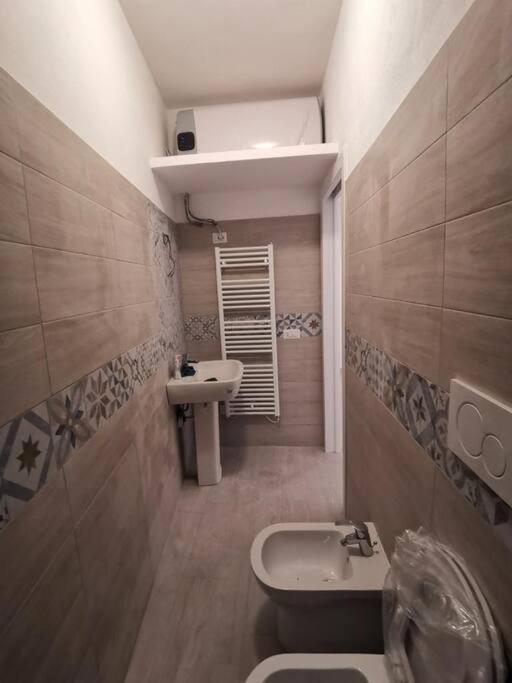 Confortable And Centrally Milan Flat Milão Exterior foto